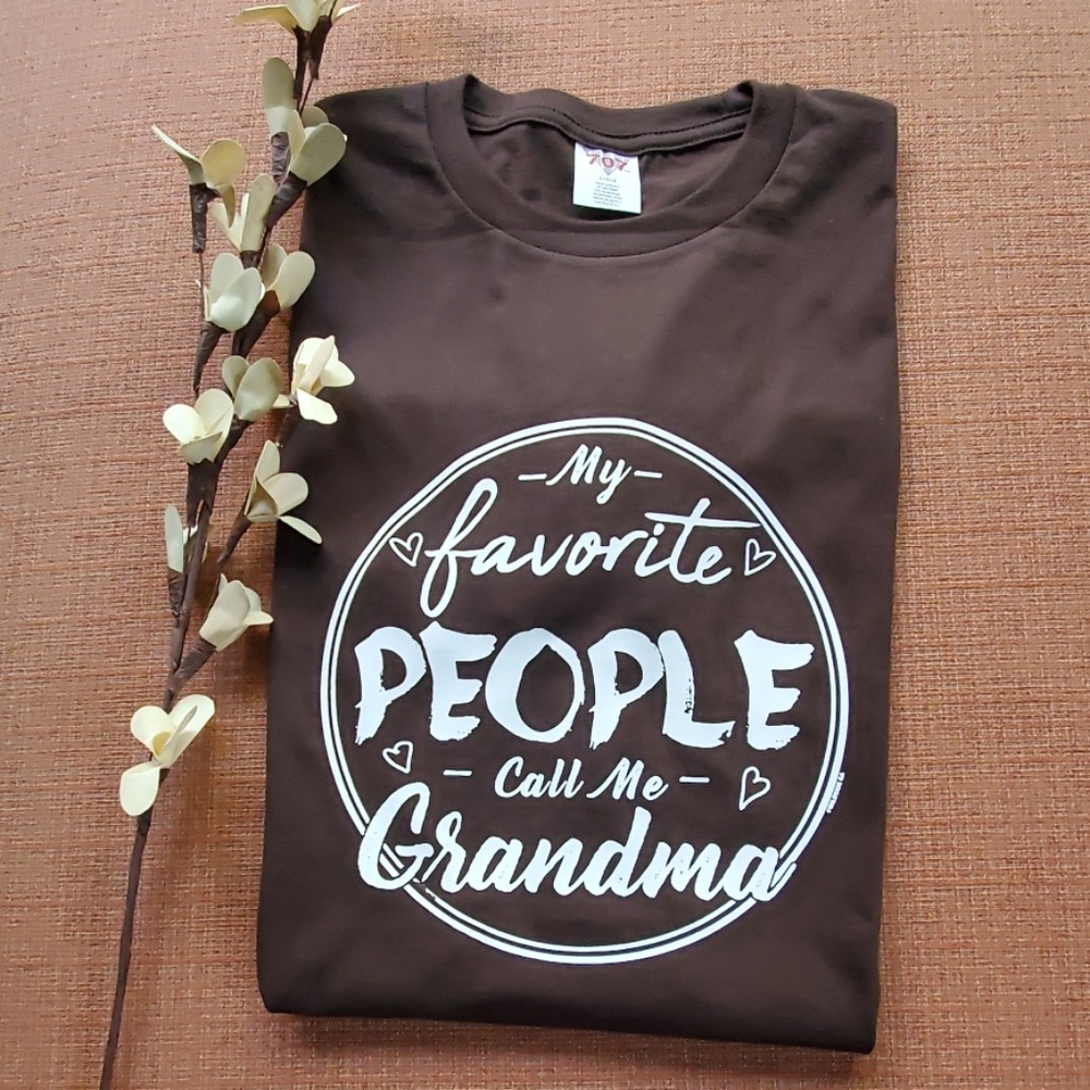 MY FAVORITE PEOPLE CALL ME GRANDMA